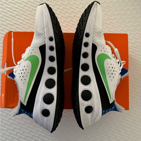 Nike Cruz One - 2 pairs, very lightly used (less than 5 times each) - Picture 4 of 10